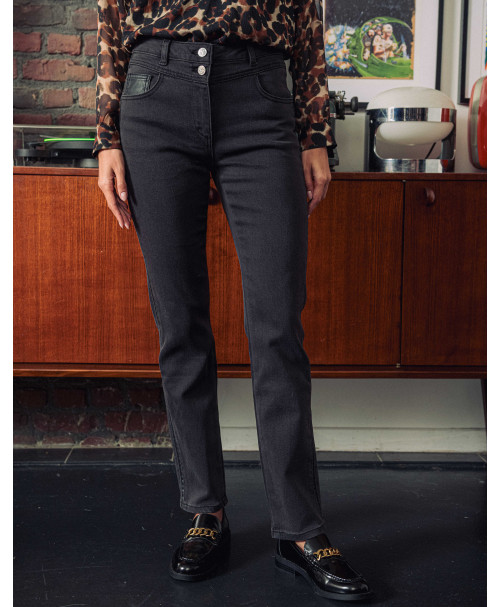 66JG2JE300_129 (3).jpg