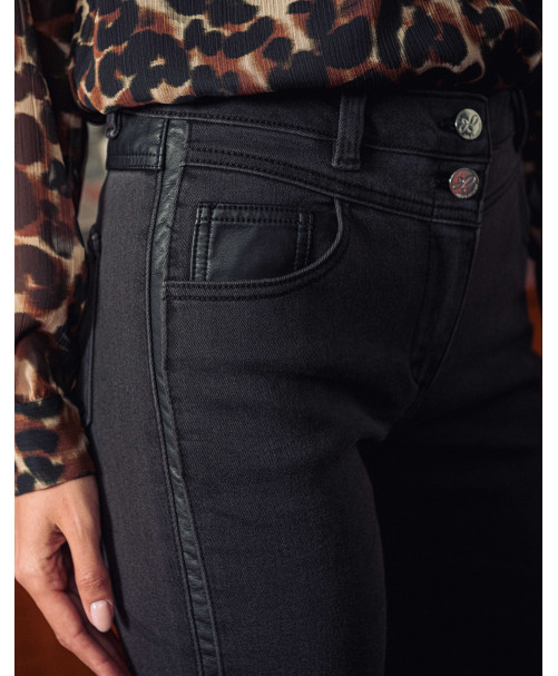 66JG2JE300_129 (4).jpg