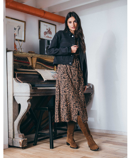 66JG2VE300_129 (2).jpg