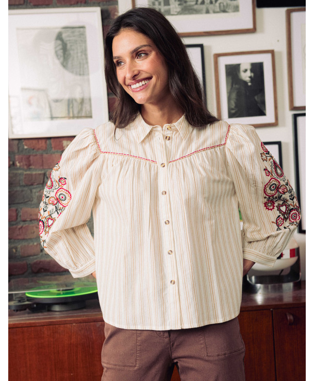 66JG2CH102_110 (1).jpg