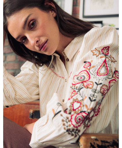 66JG2CH102_110 (2).jpg