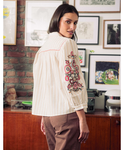 66JG2CH102_110 (3).jpg