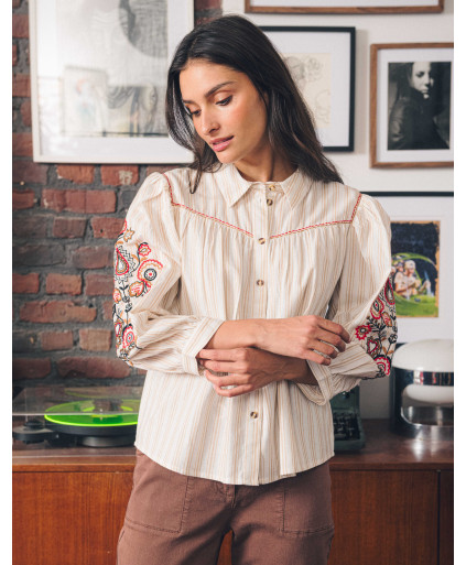 66JG2CH102_110 (4).jpg