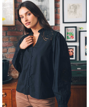 66JG2CH205_129 (1).jpg