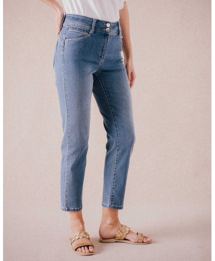 67JG2JE001_008 (3).jpg