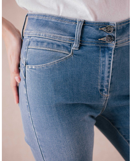 67JG2JE001_008 (4).jpg