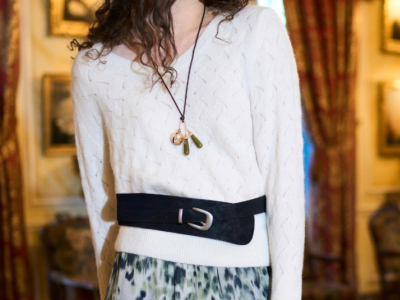 La maille, l’alliée chic et cocooning après 50 ans