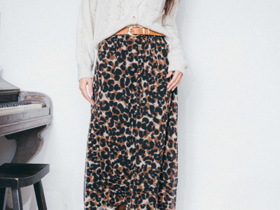 Comment porter la jupe longue imprimée cet automne-hiver 2025-2026 ?